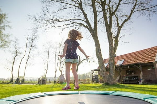 trampolin anak