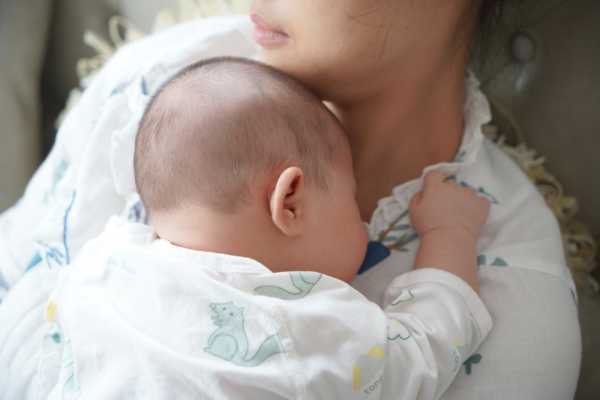 bahaya tidur seranjang dengan bayi