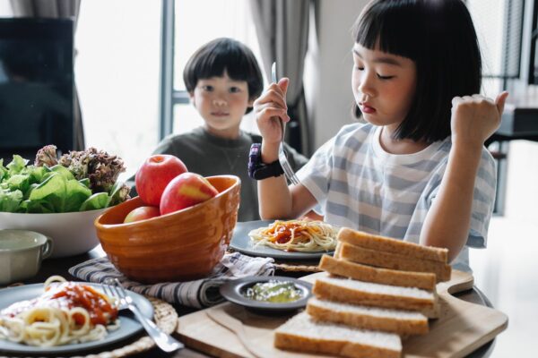 Cara Mengatasi Anak Susah Makan